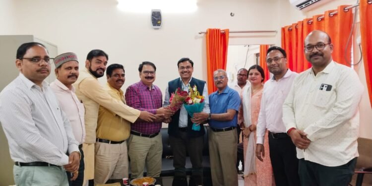 प्रो. प्रमोद यादव ने डीएसडब्ल्यू का कार्यभार संभाला