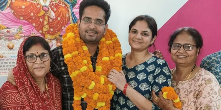 अभिषेक सिंह ने IAS में 78वी रैंक प्राप्त कर किया बदलापुर का नाम रौशन