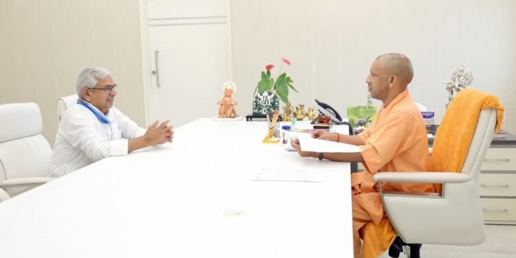 मुख्यमंत्री योगी आदित्यनाथ से मिले पूर्व सांसद  श्याम सिंह यादव