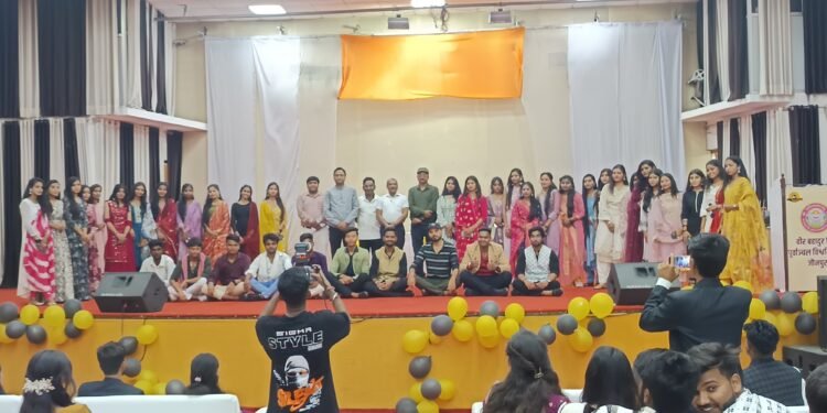 मिस्टर फेयरवेल शशांक, मिस फेयरवेल सानिया सोनी बनीं