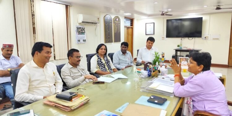 उत्साह और सहभागिता के साथ आयोजित होंगे योग के कार्यक्रम- कुलपति