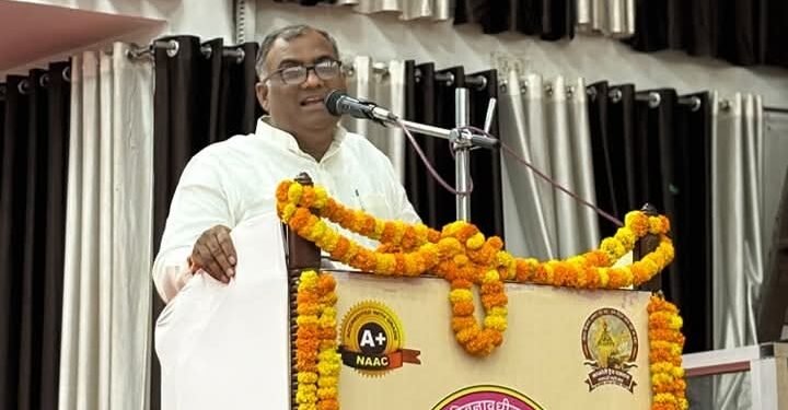 एक राष्ट्र, एक चुनाव”परिचर्चा को मंत्री गिरीश चंद्र यादव ने किया संबोधित