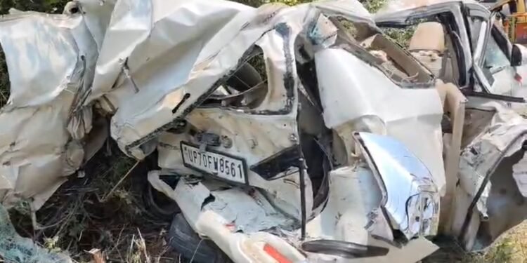 दुर्घटना में दो सगे भाइयों समेत पांच बरातियों की मौत