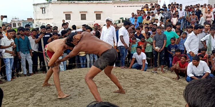 नागा बाबा कुटी पर नागपंचमी पर हुआ कुश्ती दंगल