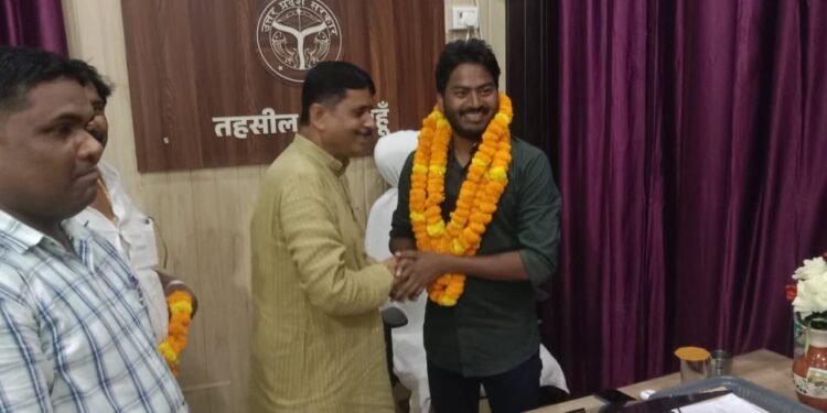 उपजिलाधिकारी मड़ियाहूं सुनील कुमार भारती 100 मीटर दौड़ में प्रथम