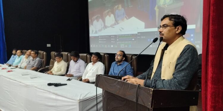 सफलता का मूलमंत्र है धैर्य, लगन और अनुशासन – प्रो. प्रमोद