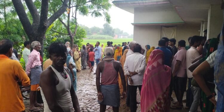 विवाहित महिला ने फांसी लगाकर की आत्महत्या