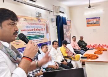 क्षय रोगियों को गोद लेकर पूर्वांचल विश्वविद्यालय ने किया सराहनीय काम: बृजेश सिंह ‘प्रिंसू’