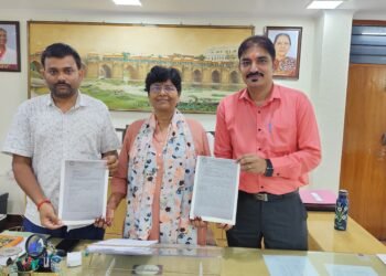 पूर्वांचल विश्वविद्यालय के दो शिक्षकों को यू.पी.सी.एस.टी. से मिला शोध अनुदान