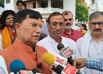 विकास में बांधा बन रहे रावण रूपी प्रवृत्ति को पार्टी कार्यकर्ता जलाएं -कृपाशंकर सिंह