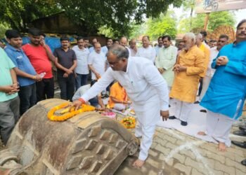 मंत्री गिरीश यादव ने जगदीशपुर रेलवे फ्लाईओवर निर्माण की रखी आधारशिला