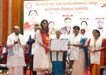 गुरु-शिष्य संवाद से ही शिक्षा सार्थकःराज्यपाल आनंदीबेन पटेल