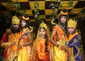 चारों भाइयों का मिलन देख छलक पड़े आंसू