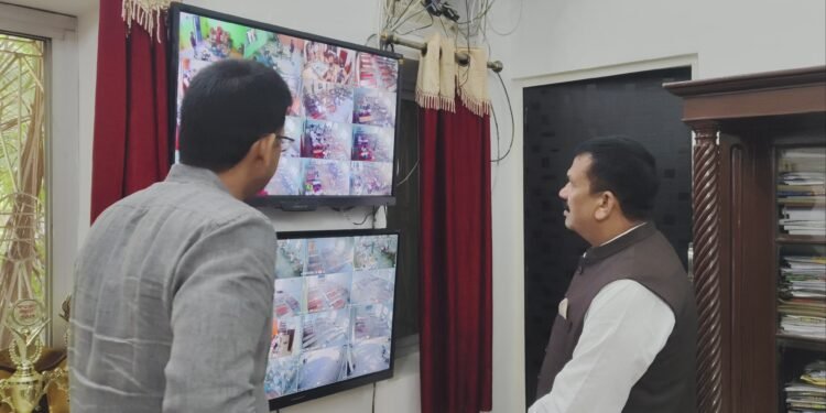 जौनपुर में 34 केंद्रों पर चल रही पीसीएस प्री परीक्षा – जिलाधिकारी डॉ० दिनेश चंद्र