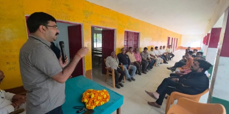 टेट अनिवार्यता के खिलाफ 24 नवंबर को दिल्ली कूच करेंगे शिक्षक:अमित