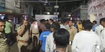 Jaunpur भीषण सड़क हादसा बस की चपेट में आने से बाइक सवार समेत तीन की मौत