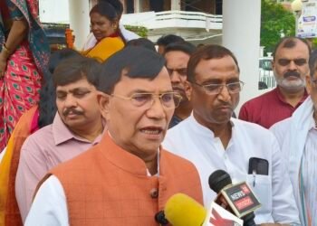 जौनपुर के विकास में बांधा बन रहे रावण रूपी पुतले को जलाए-कृपाशंकर सिंह