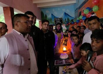 विज्ञान प्रदर्शनी से छात्रों में बढ़ती है वैज्ञानिक सोच: डा. गोरखनाथ पटेल