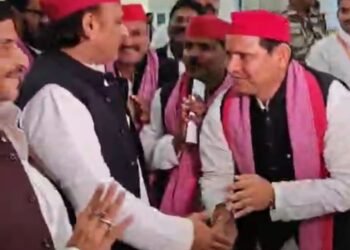 बिहार के मधुबनी जिले में सपा मुखिया अखिलेश के संग डा. सूर्यभान ने भरी हुंकार