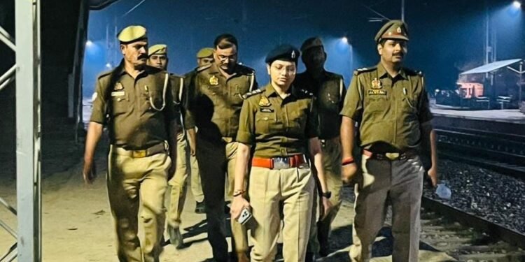 हाई अलर्ट के मद्देनजर सीओ प्रतिमा वर्मा ने नगर में किया गश्त