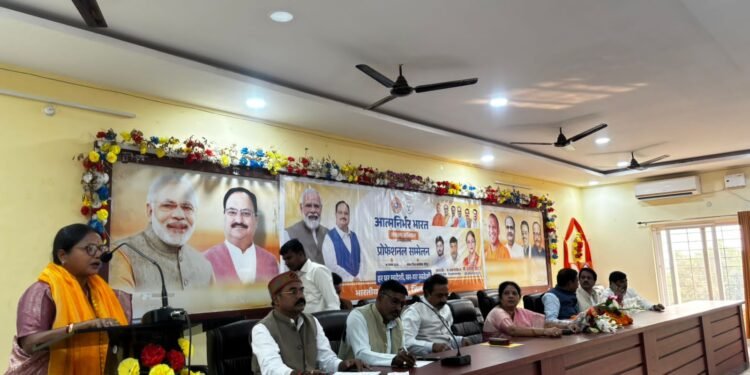 भारत अब किसी पर निर्भर नहीं, अपनी ताकत से आगे बढ़ रहा है: अनामिका चौधरी