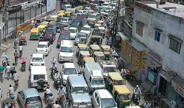 नववर्ष 2026 पर वाराणसी में ट्रैफिक प्लान लागू: 29 दिसंबर से 5 जनवरी तक बड़े वाहनों की नो-एंट्री