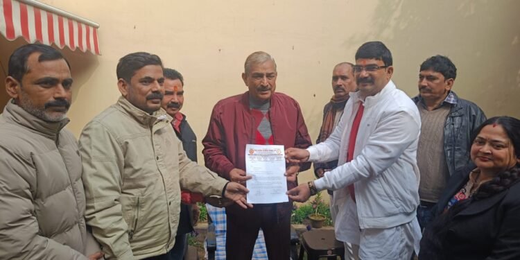 राज्यसभा प्रतिपक्ष उपनेता प्रमोद तिवारी से मिला शिक्षक प्रतिनिधिमंडल