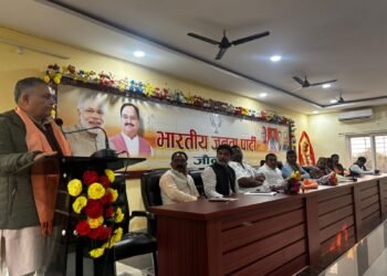 कार्यकर्ताओं को जमीनी हकीकत जाननी होगी: ओम प्रकाश