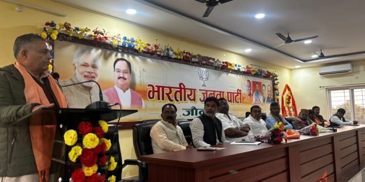 कार्यकर्ताओं को जमीनी हकीकत जाननी होगी: ओम प्रकाश