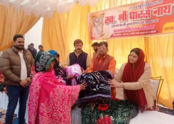 जरूरतमंदों में कंबल वितरण कर सुयोग्य सुपुत्र ने संंबल देनें का काम किया — धनंजय सिंह