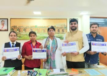 अभिनव कीर्ति पाण्डेय ने राष्ट्रीय भाषण प्रतियोगिता में पाया द्वितीय स्थान