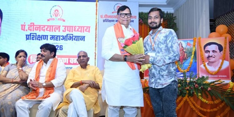 प्रशिक्षण से निखरेगा कार्यकर्ताओं का कौशल, देश निर्माण में भूमिका होगी अहम: त्र्यंबक त्रिपाठी
