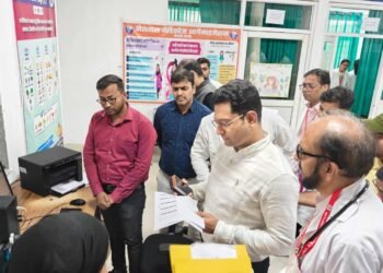 जौनपुर मेडिकल कॉलेज का निरीक्षण: डीएम ने निर्माण कार्यों में तेजी लाने के दिए निर्देश