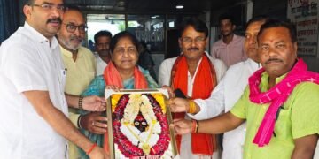 कैशलेस चिकित्सा सुविधा से शिक्षकों को मिलेगा बड़ा संबल: सीमा द्विवेदी