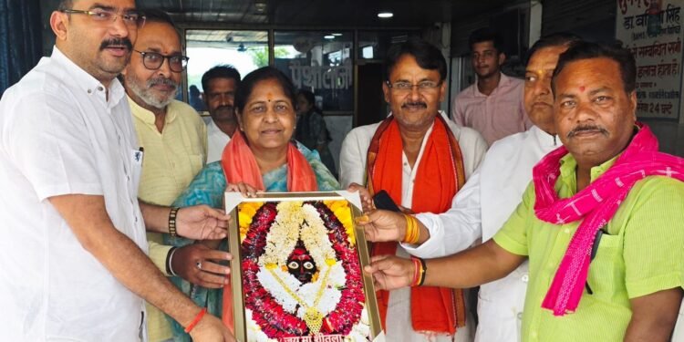 कैशलेस चिकित्सा सुविधा से शिक्षकों को मिलेगा बड़ा संबल: सीमा द्विवेदी