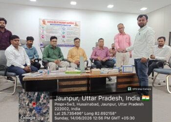 कलेक्ट्रेट प्रेक्षागृह में स्वास्थ्य शिविर का आयोजन, 40 लोगों ने कराया स्वास्थ्य परीक्षण