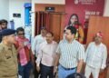 जिलाधिकारी का कोचिंग संस्थानों पर छापा, सुरक्षा मानकों में खामियां मिलने पर नोटिस के निर्देश