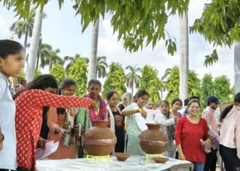 एबीवीपी का हेल्प डेस्क एवं महर्षि जमदग्नि जल मंदिर बना विद्यार्थियों का सहारा