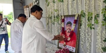 पूर्व गृह राज्यमंत्री कृपाशंकर सिंह ने विभिन्न स्थानों पर पहुंचकर दिवंगतों को दी श्रद्धांजलि, परिजनों को बंधाया ढांढस