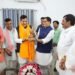 कृपाशंकर सिंह ने प्रभारी मंत्री ए.के. शर्मा का किया स्वागत