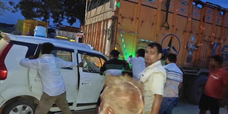जौनपुर में सड़क दुघर्टना में पांच लोगों घायल दो की मौत