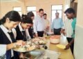 कुलपति ने हास्टल के छात्राओं संग किया भोजन
