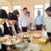 कुलपति ने हास्टल के छात्राओं संग किया भोजन