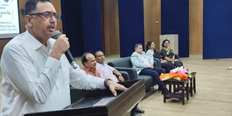 विद्यार्थी अपनी प्रतिभा से पीयू का मान बढ़ाएँ : कुलपति