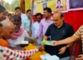 अन्न दान महादान अजय अंबष्ट अपर जिलाधिकारी