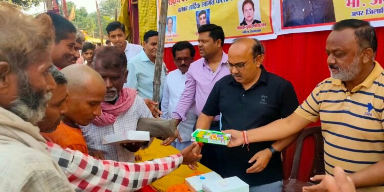 अन्न दान महादान अजय अंबष्ट अपर जिलाधिकारी