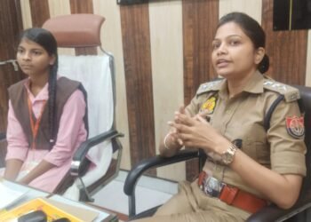मिशन शक्ति के तहत छात्रा बनी एक दिन की सीओ, सुनी फरियादियों की समस्याएं