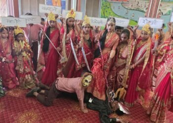 महिषासुर मर्दन व रावण वध की झांकी देख भावविभोर हुए अभिभावक