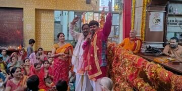 आशीष पाठक अमृत के भजनों पर झूमी मातृशक्तियाँ